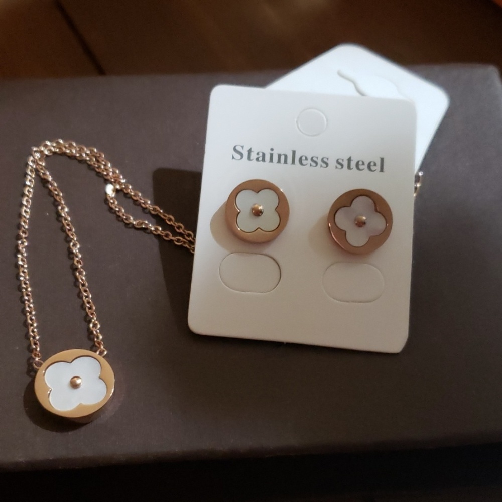 Necklace & Earring Set